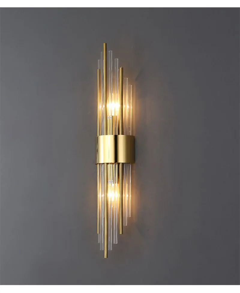 "Moderne wandlamp goud, tijdloze elegantie, luxe verlichting voor verfijnd interieur."