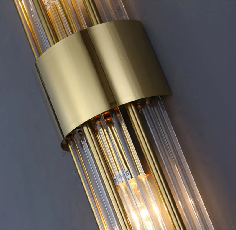 "Moderne wandlamp goud, tijdloze elegantie, luxe verlichting voor verfijnd interieur."