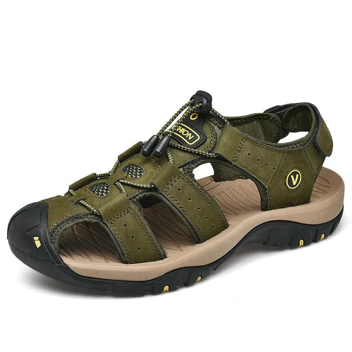 "Orthopedische herensandalen, bruin met stevige zool en klittenbandsluiting, voor optimaal comfort en ondersteuning tijdens w