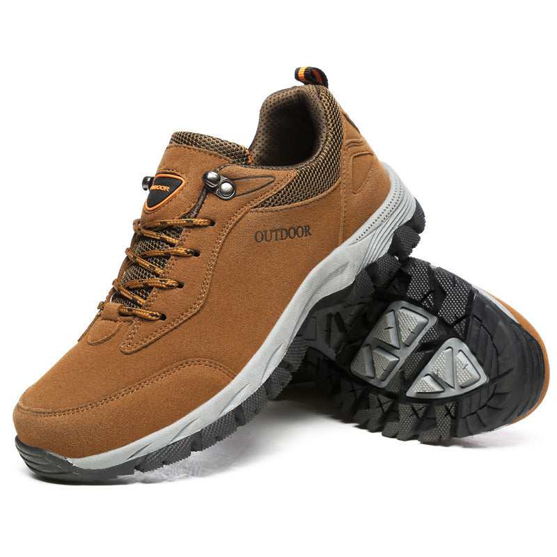 "Orthopedische herenschoenen, bruin met ademende bovenlaag en stevige zool, ideaal voor comfort en stabiliteit bij wandelen."