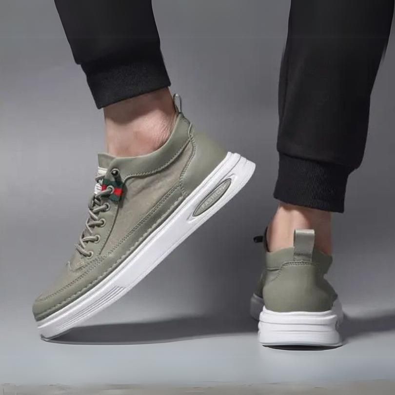 "Orthopedische herenschoenen, grijs, eigentijds design, comfortabel en ondersteunend, perfect voor dagelijkse casual outfits.