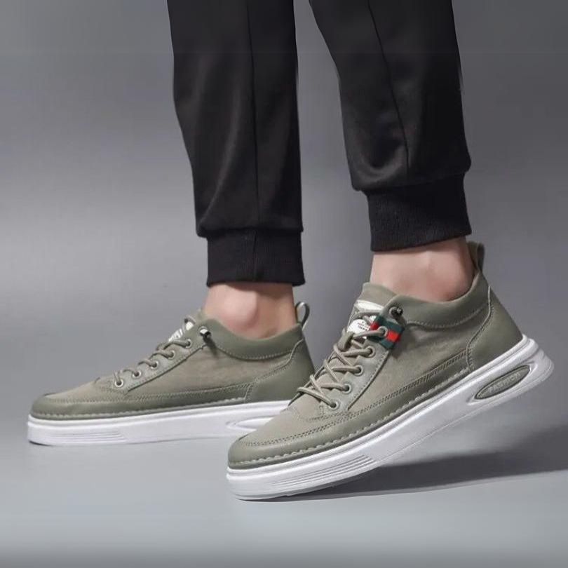 "Orthopedische herenschoenen, grijs, eigentijds design, comfortabel en ondersteunend, perfect voor dagelijkse casual outfits.
