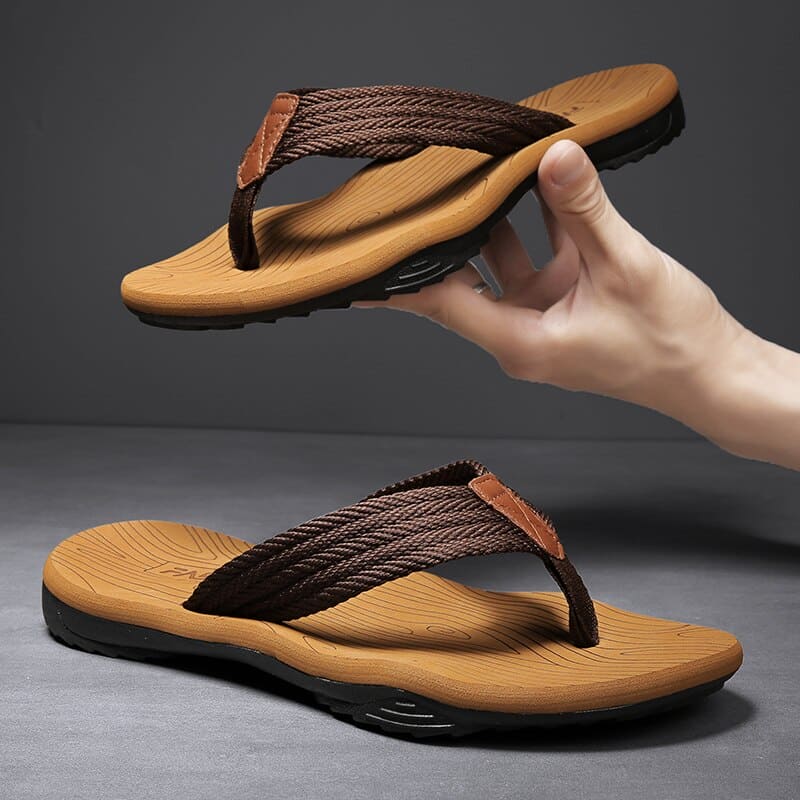 "Orthopedische pantoffels voor mannen met ademend materiaal, trendy design en orthopedisch voetbed voor optimaal comfort."