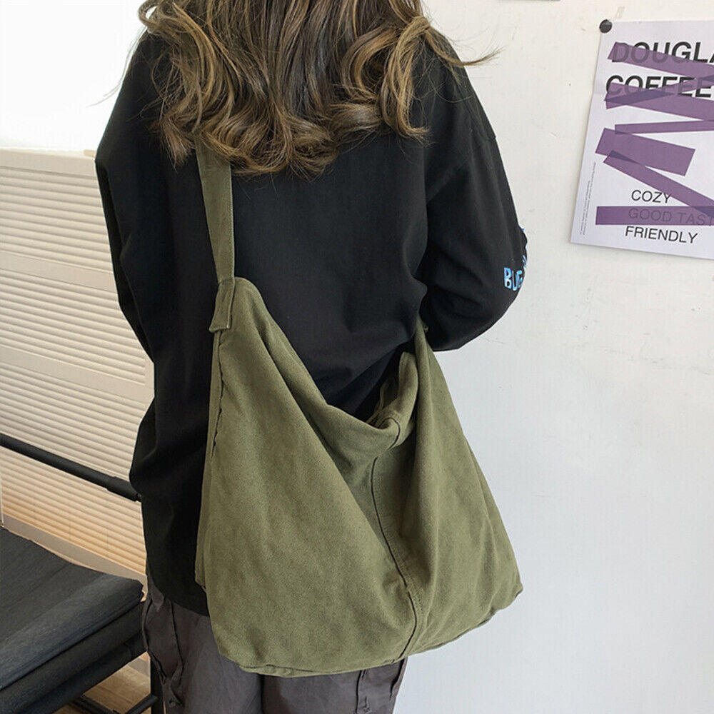 "Praktische en stijlvolle, oversized canvas schoudertas in groen, rood, wit of zwart, perfect voor dagelijkse avonturen."