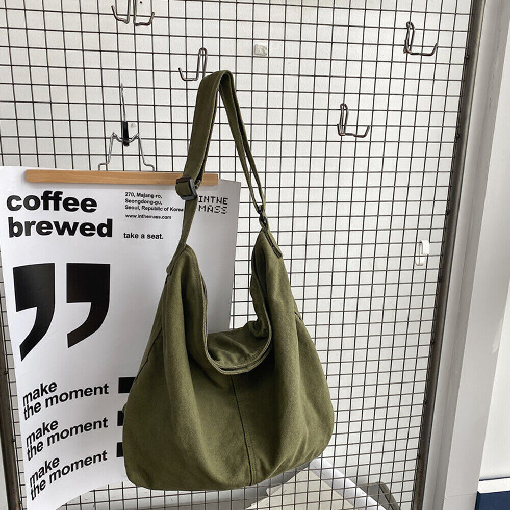 "Praktische en stijlvolle, oversized canvas schoudertas in groen, rood, wit of zwart, perfect voor dagelijkse avonturen."
