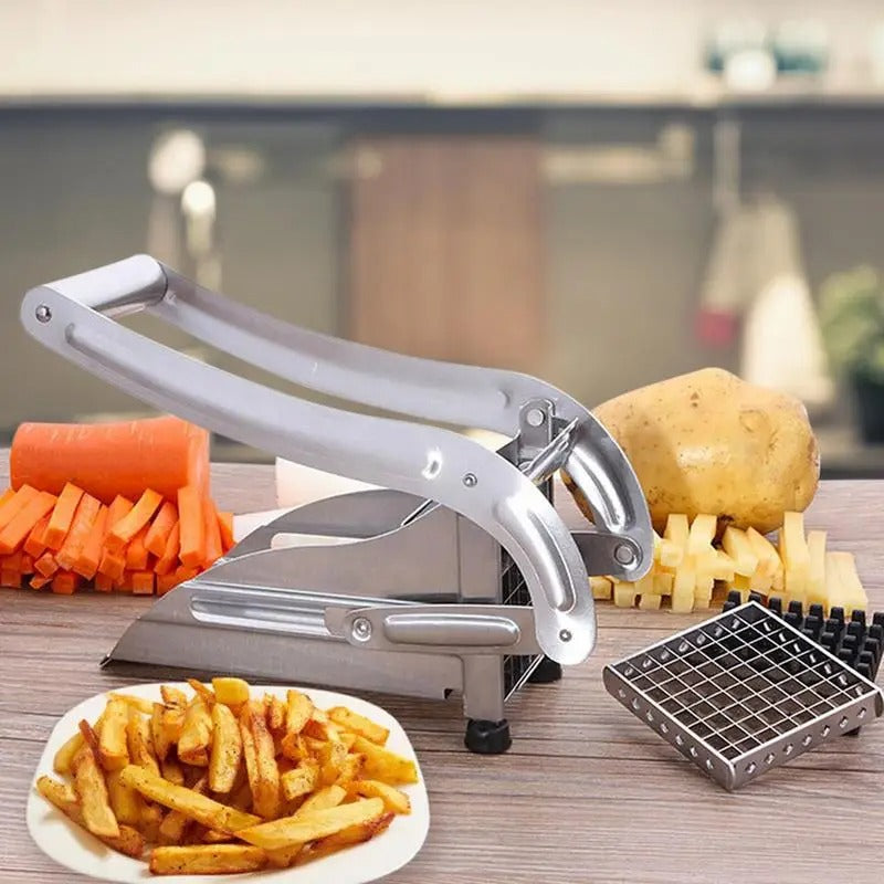 Professionele frietsnijder met verwisselbare messen, robuust RVS-ontwerp, ideaal voor perfect gesneden frietjes en groentes.