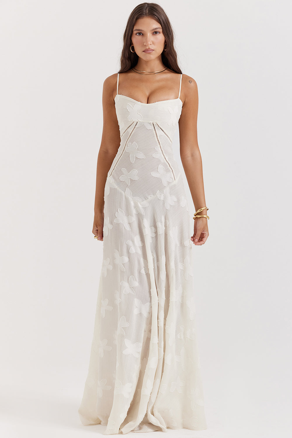 "Rugloze Elvina maxi jurk met geborduurde details, elegante lange jurk voor zomerse gelegenheden in vrouwenmode"