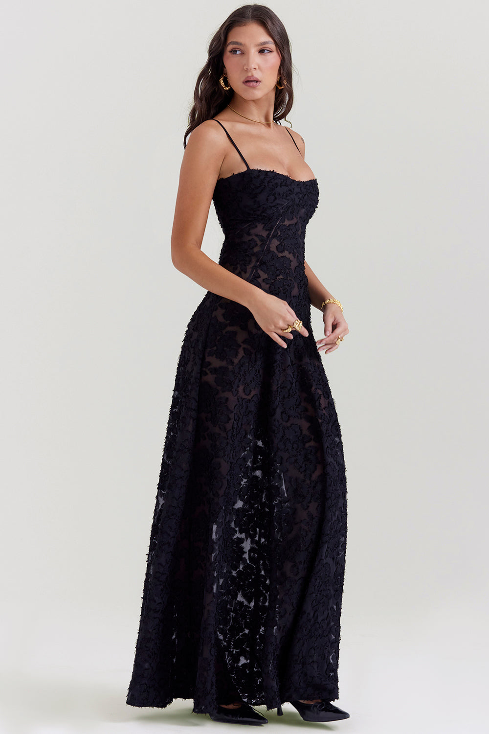 "Rugloze Elvina maxi jurk met geborduurde details, elegante lange jurk voor zomerse gelegenheden in vrouwenmode"