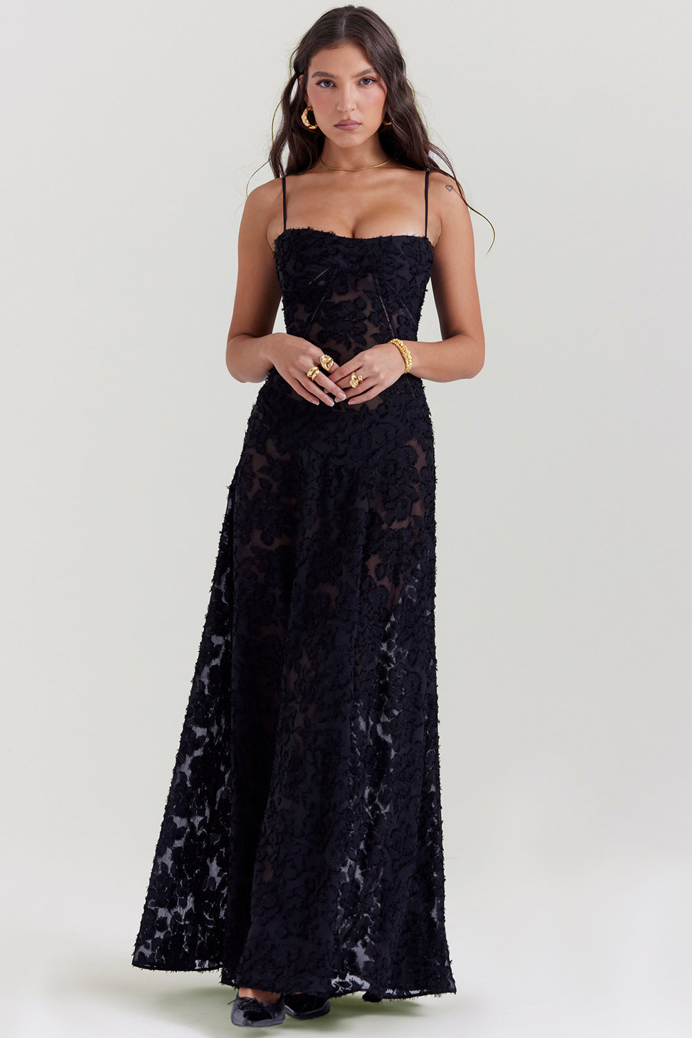 "Rugloze Elvina maxi jurk met geborduurde details, elegante lange jurk voor zomerse gelegenheden in vrouwenmode"