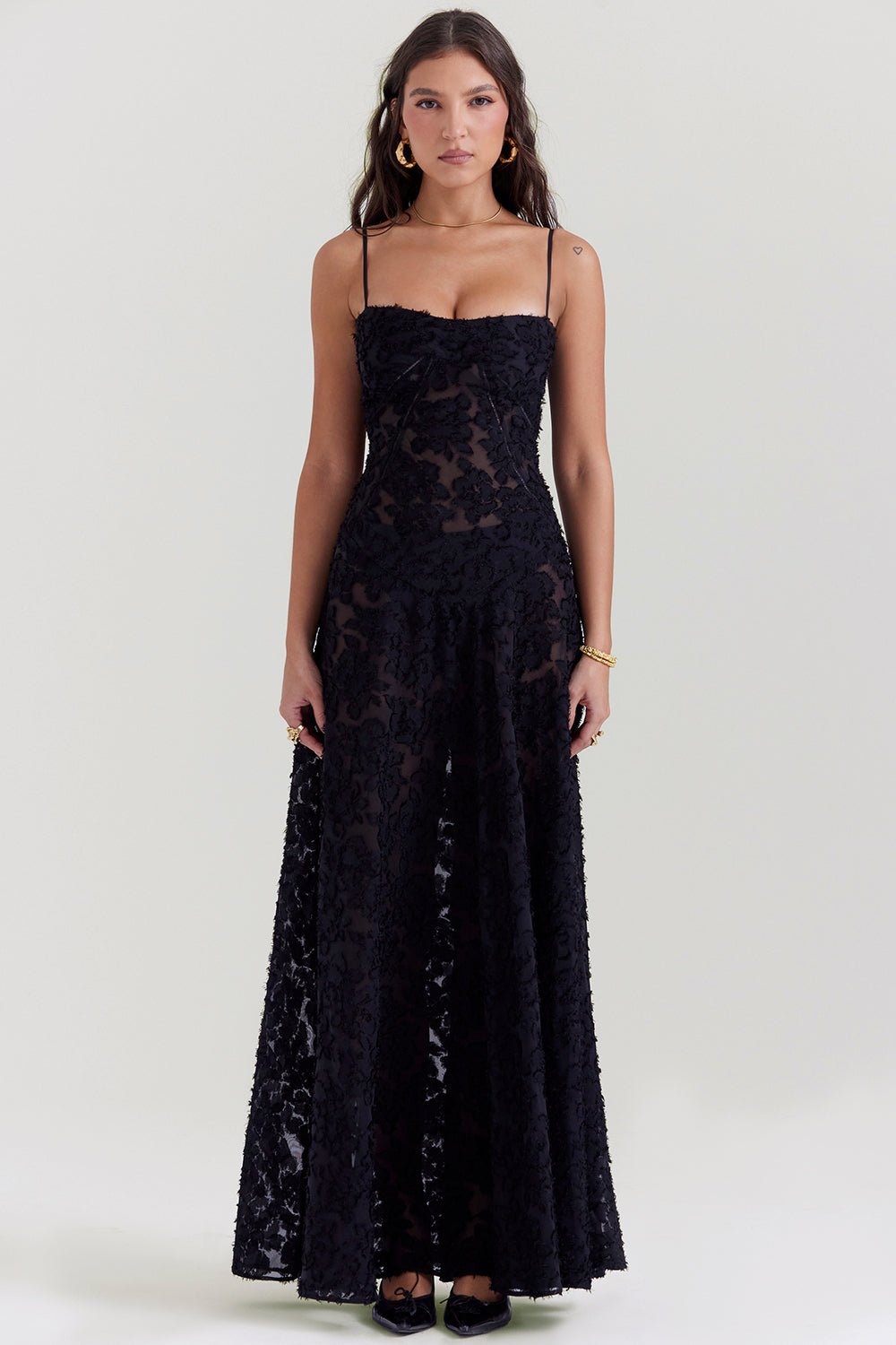 "Rugloze Elvina maxi jurk met geborduurde details, elegante lange jurk voor zomerse gelegenheden in vrouwenmode"