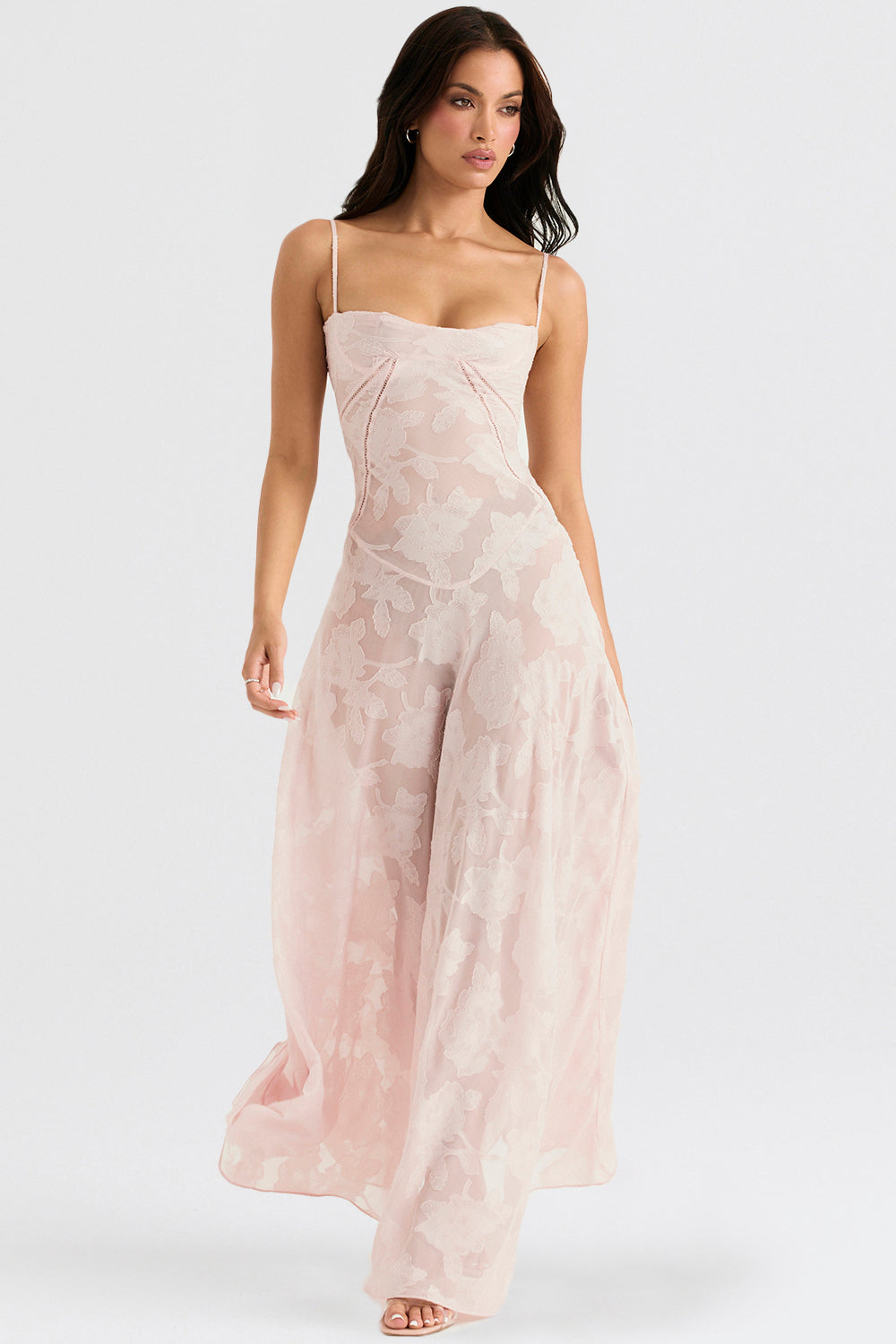 "Rugloze Elvina maxi jurk met geborduurde details, elegante lange jurk voor zomerse gelegenheden in vrouwenmode"