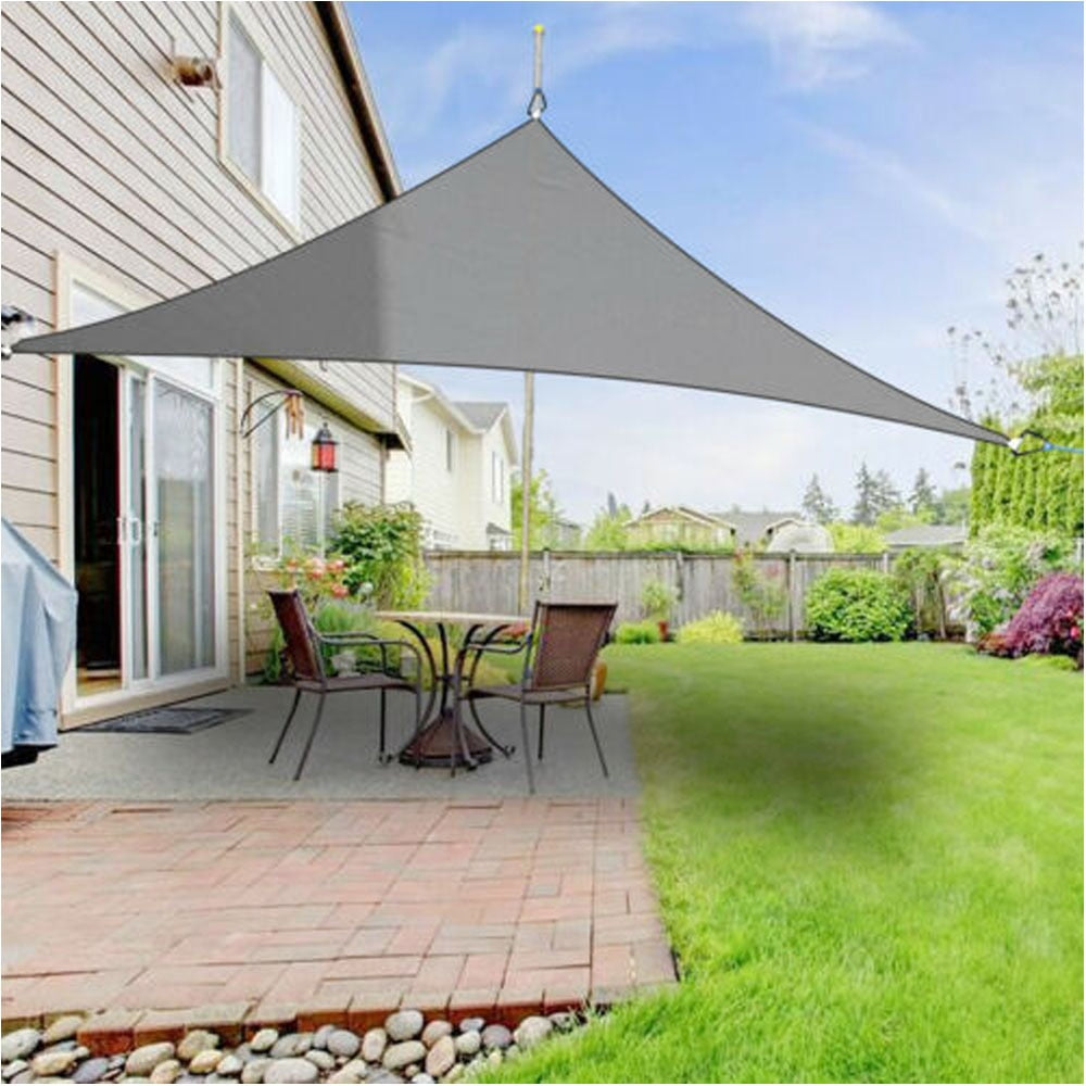 "ShadeMax schaduwdoek op terras, waterdicht, UV-bescherming, driehoekige vorm, voor tuin en balkon, beige kleur."