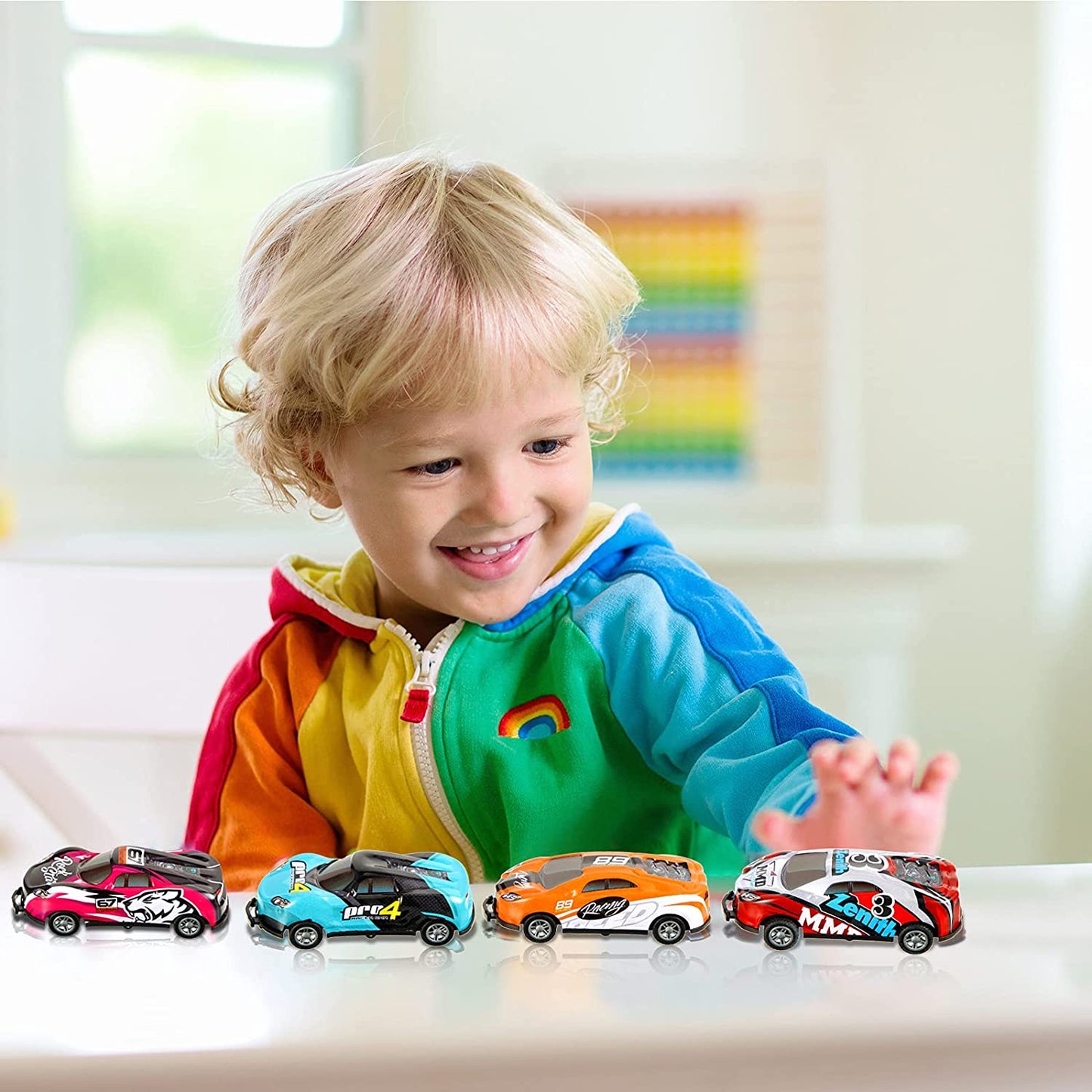 "Speelgoedauto's met kleurrijke ontwerpen en stuntmogelijkheden, onderdeel van de 8-delige Stunt Cars™ set voor kinderen."