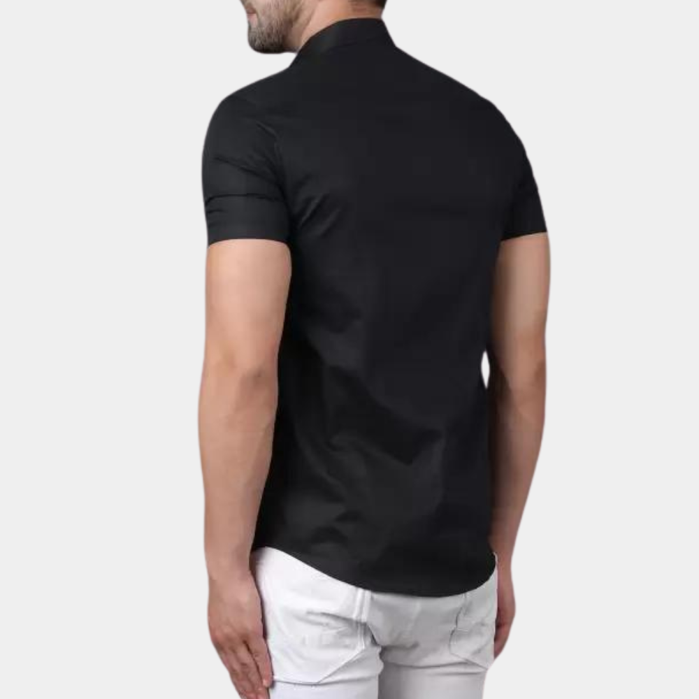 "Stijlvol donkerblauw overhemd met korte mouwen voor heren, veelzijdig design geschikt voor casual en formele looks"