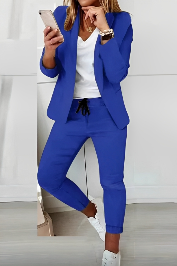 "Stijlvolle 2-delige dames blazer set, antraciet, met strakke snit en elegante pasvorm, geschikt voor zakelijke looks."