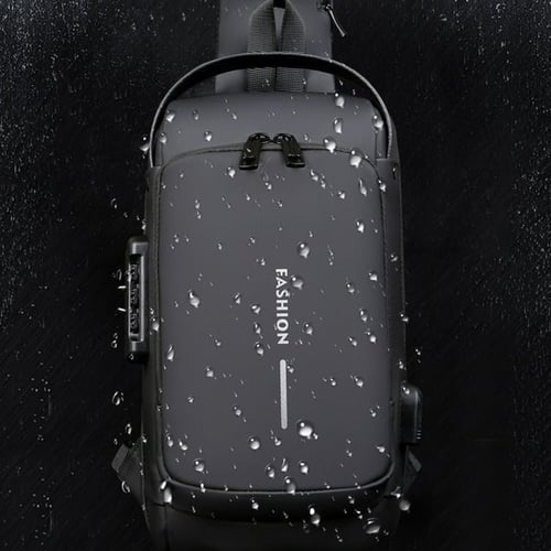 "Stijlvolle anti-diefstal crossbody tas voor dames in zwart, met verstopte ritsen en USB-poort, lakleer en polyester."