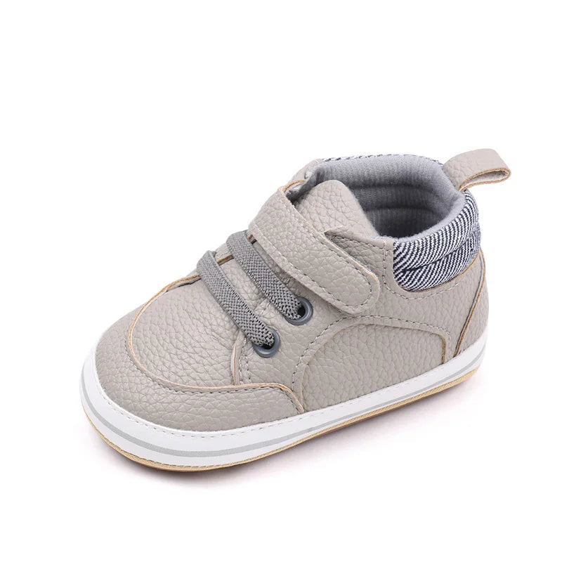 "Stijlvolle babyschoenen met zachte zolen, antislip en modieuze kleuren, ideaal voor eerste stapjes en comfortabel lopen."