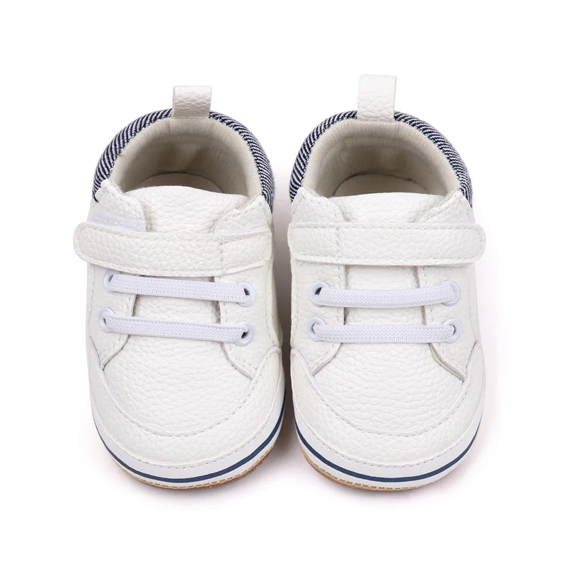 "Stijlvolle babyschoenen met zachte zolen, antislip en modieuze kleuren, ideaal voor eerste stapjes en comfortabel lopen."