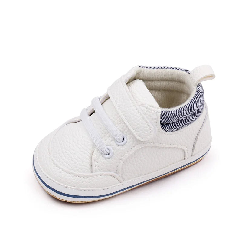 "Stijlvolle babyschoenen met zachte zolen, antislip en modieuze kleuren, ideaal voor eerste stapjes en comfortabel lopen."