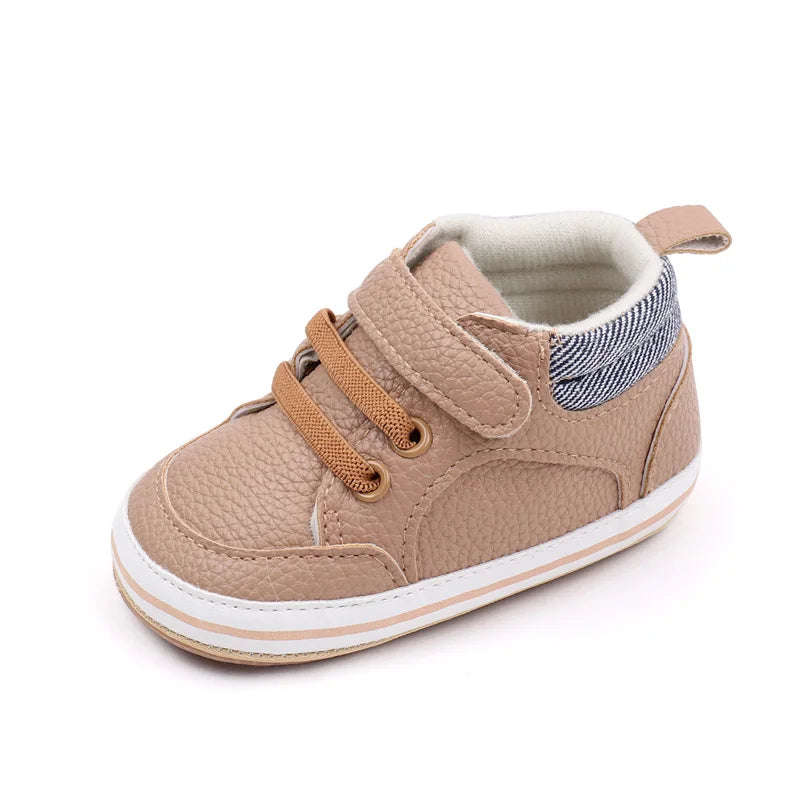 "Stijlvolle babyschoenen met zachte zolen, antislip en modieuze kleuren, ideaal voor eerste stapjes en comfortabel lopen."
