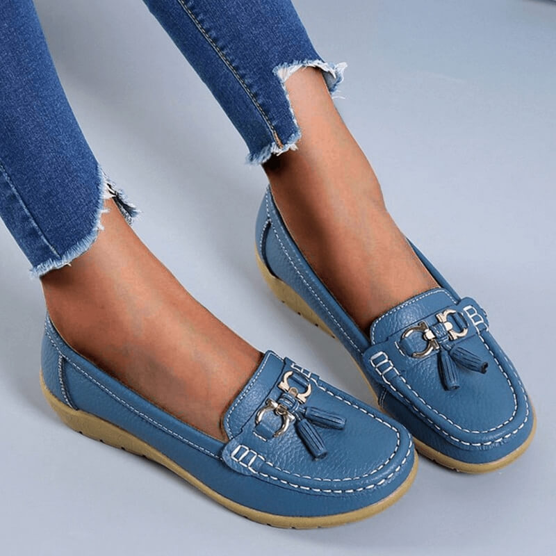 "Stijlvolle donkerblauwe orthopedische leren schoenen voor vrouwen, comfortabel en tijdloos ontwerp."