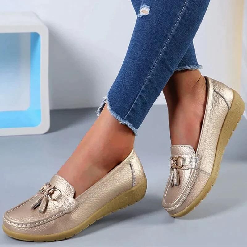 "Stijlvolle donkerblauwe orthopedische leren schoenen voor vrouwen, comfortabel en tijdloos ontwerp."