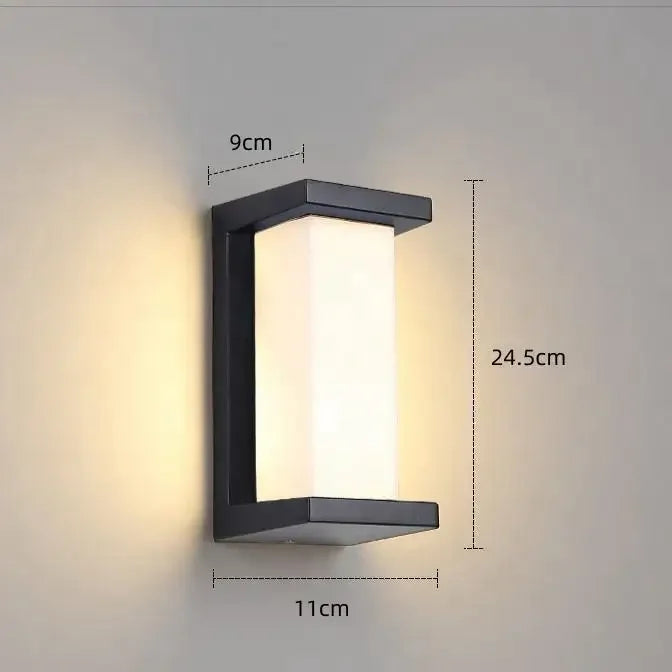 "Stijlvolle Laguna LED buitenwandlamp met bewegingssensor, moderne strakke look, weerbestendig IP65, heldere verlichting."