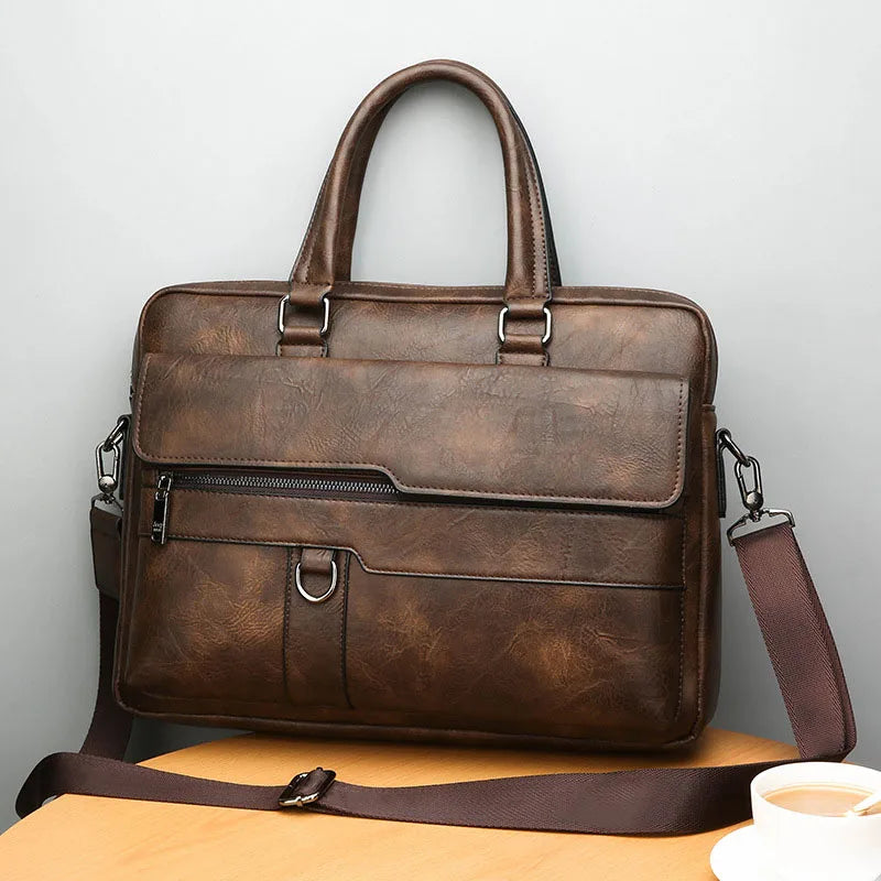 "Stijlvolle leren schoudertas voor mannen met elegant design, verstelbare riem en ruime opbergmogelijkheden."