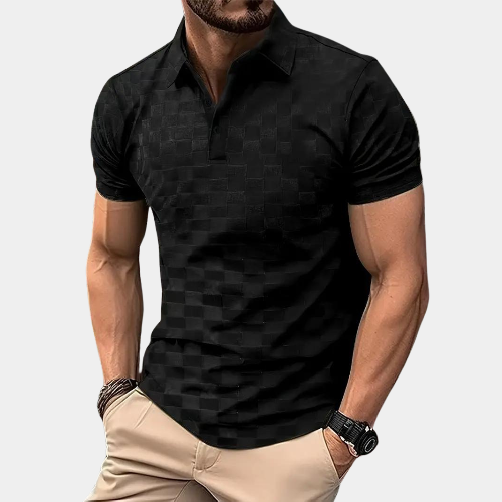 "Stijlvolle lichtblauwe polo voor heren, korte mouwen, perfecte zomerkleding. Comfortabel en elegant ontwerp."