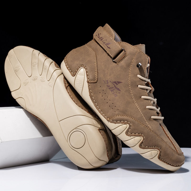 "Stijlvolle orthopedische leren herenschoenen met klassieke look, ontworpen voor dagelijks comfort en goede houding."