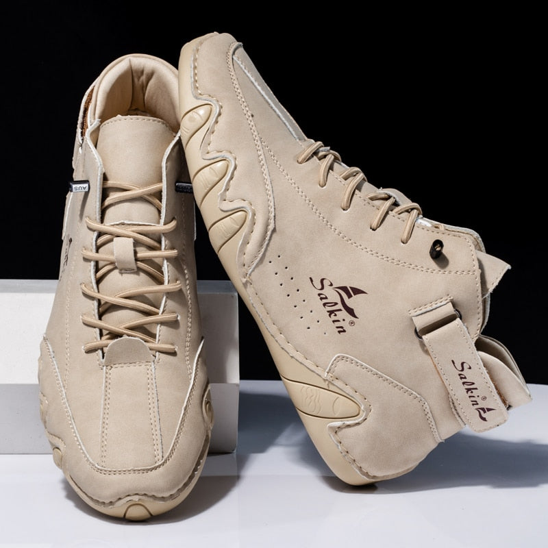 "Stijlvolle orthopedische leren herenschoenen met klassieke look, ontworpen voor dagelijks comfort en goede houding."