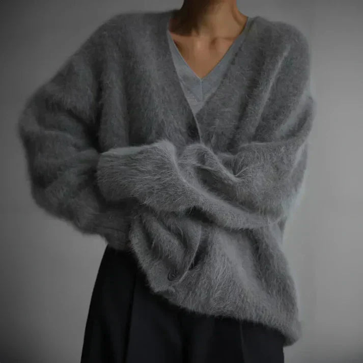 "Stijlvolle oversized kasjmieren trui, luxueus en comfortabel, met moderne pasvorm en zachte textuur, ideaal voor winterdagen