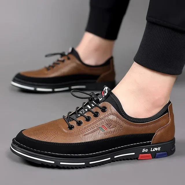 Stijlvolle Oxford herenschoenen in luxe leer, elegant ontwerp, bruine kleur, gewatteerde binnenzool voor comfort.