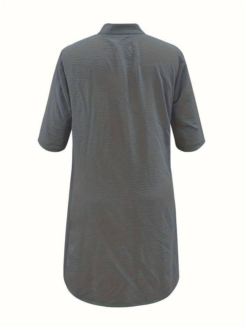 "Stijlvolle shirt dress met knoopsluiting, kraag en zakken in marineblauw. Comfortabel, ademend materiaal voor veelzijdige st