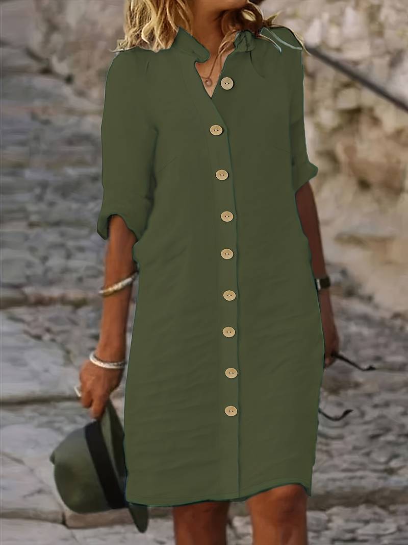 "Stijlvolle shirt dress met knoopsluiting, kraag en zakken in marineblauw. Comfortabel, ademend materiaal voor veelzijdige st