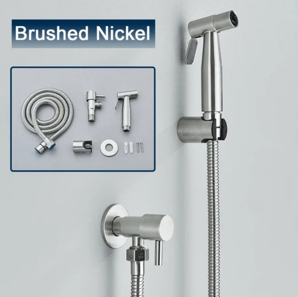 "Toilet bidet sprayer voor hygiëne, modern zilver design, duurzaam materiaal, eenvoudig te installeren, waterbesparend."