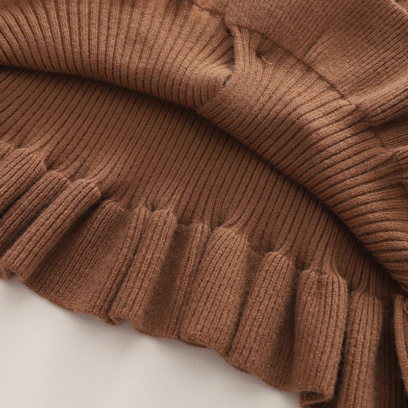 "Tweedelige winterset voor kinderen met berenontwerp, warm en trendy, perfect voor koude dagen, flexibel en comfortabel."