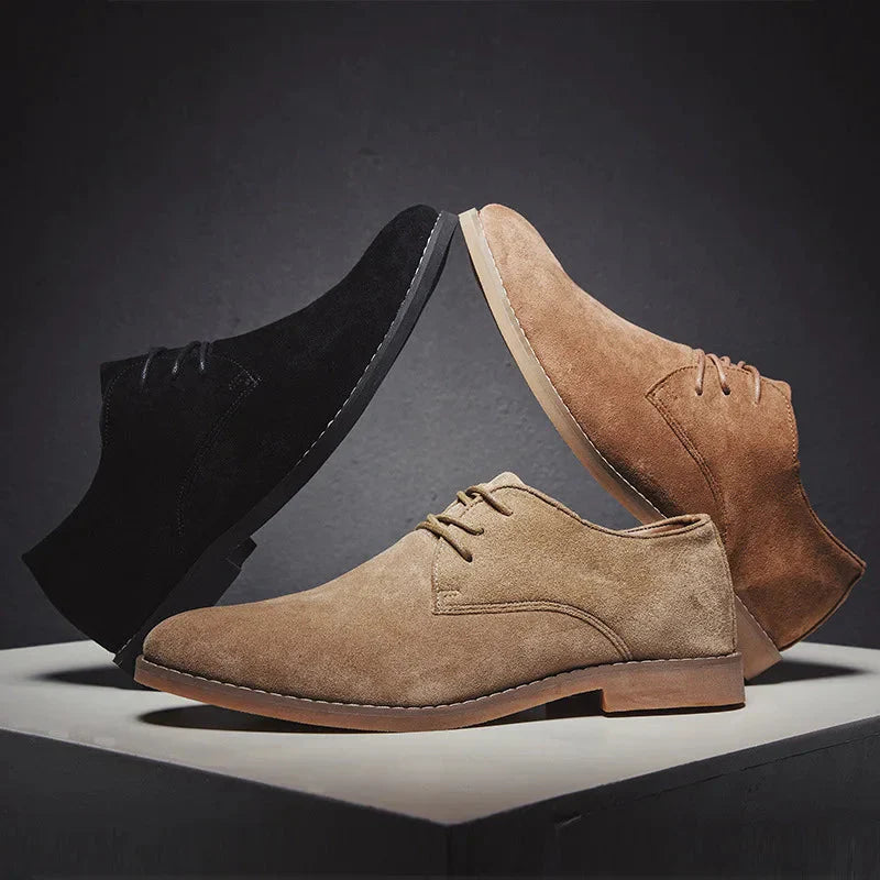 "Veganistisch suède Oxford herenschoenen in bruin, khaki, zwart. Stijlvol ontwerp met duurzame, zachte zolen voor comfort."