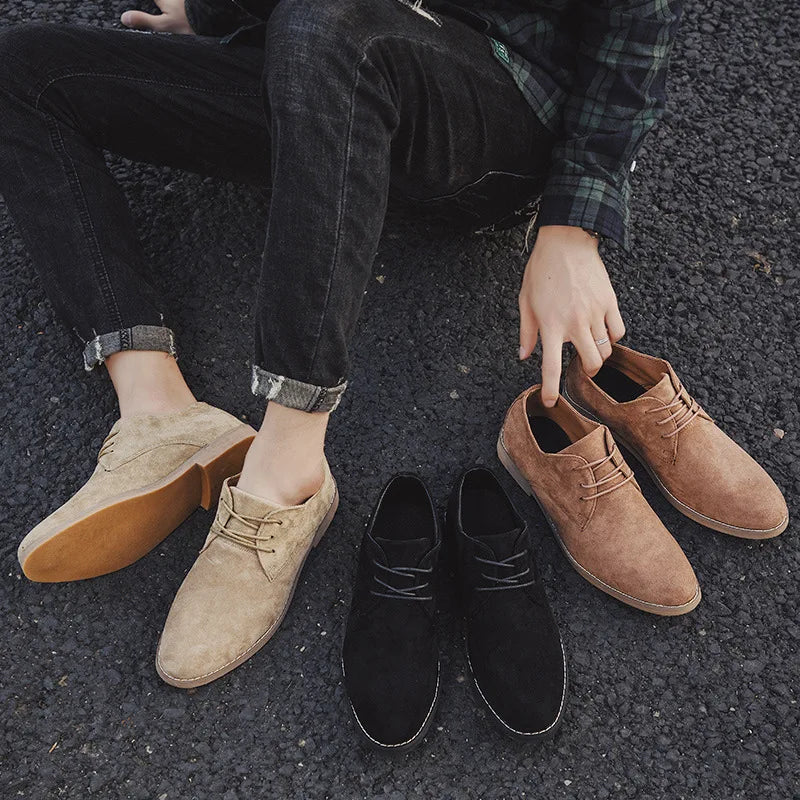 "Veganistisch suède Oxford herenschoenen in bruin, khaki, zwart. Stijlvol ontwerp met duurzame, zachte zolen voor comfort."