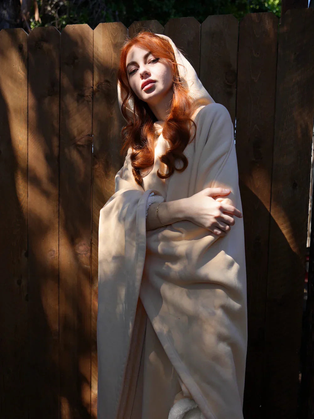 "Zachte oversized hoodie blanket, zijdezachte stof, ademend en warm, beschikbaar in diverse kleuren voor ultiem comfort thuis