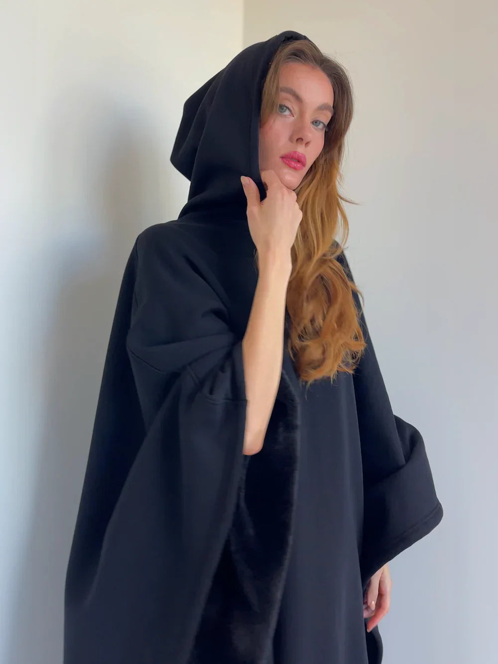 "Zachte oversized hoodie blanket, zijdezachte stof, ademend en warm, beschikbaar in diverse kleuren voor ultiem comfort thuis