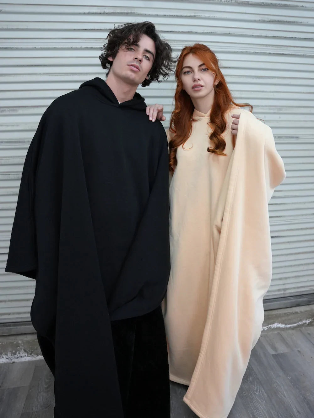 "Zachte oversized hoodie blanket, zijdezachte stof, ademend en warm, beschikbaar in diverse kleuren voor ultiem comfort thuis