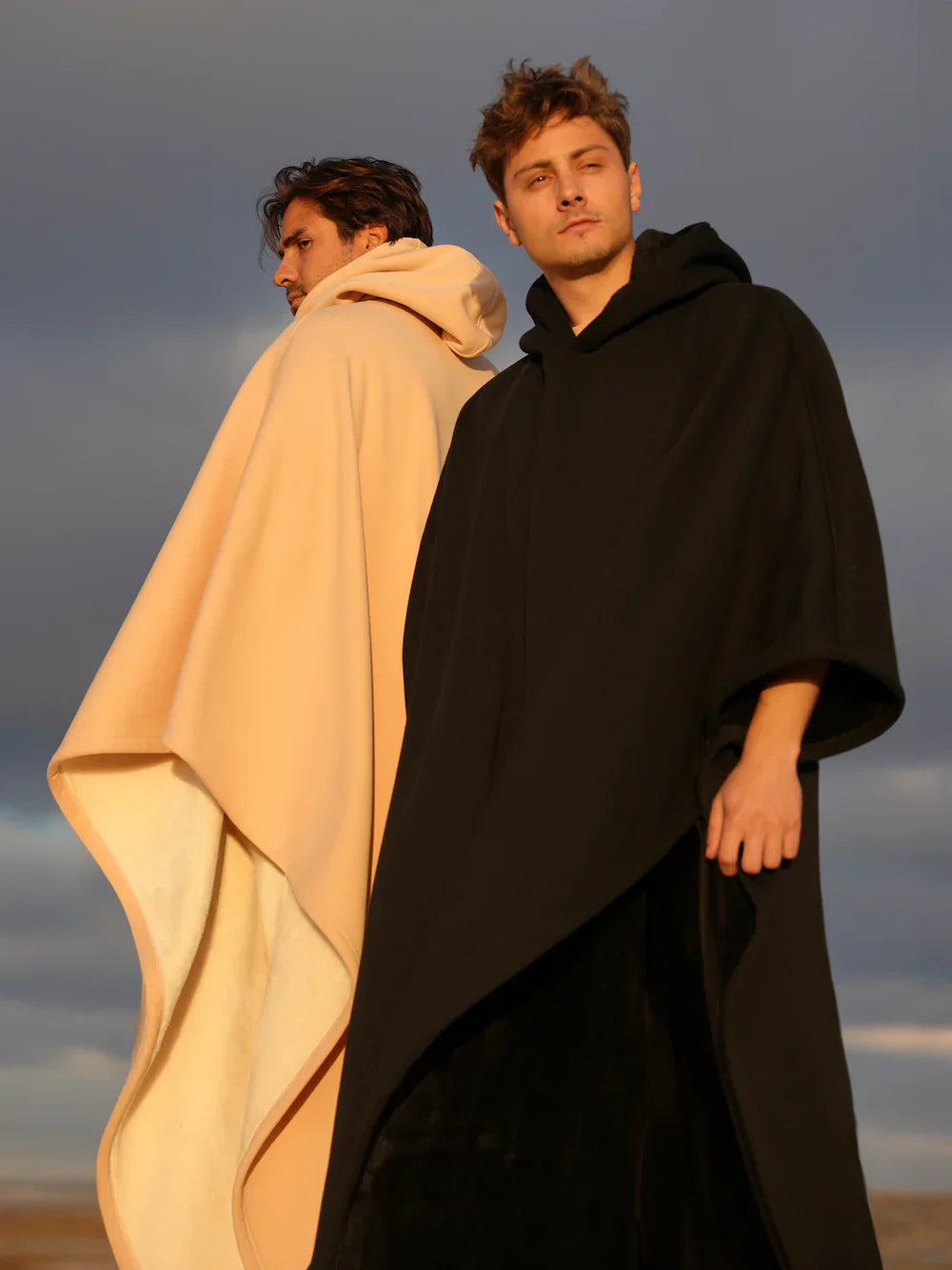 "Zachte oversized hoodie blanket, zijdezachte stof, ademend en warm, beschikbaar in diverse kleuren voor ultiem comfort thuis