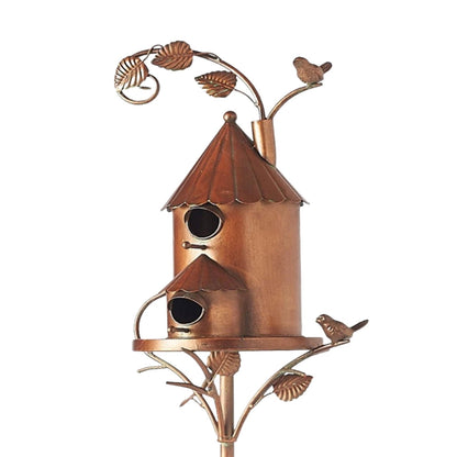 "Artistiek metalen vogelhuisje voor tuin, roestbruin design met duurzame structuur, eenvoudig te installeren met tuinsteker."