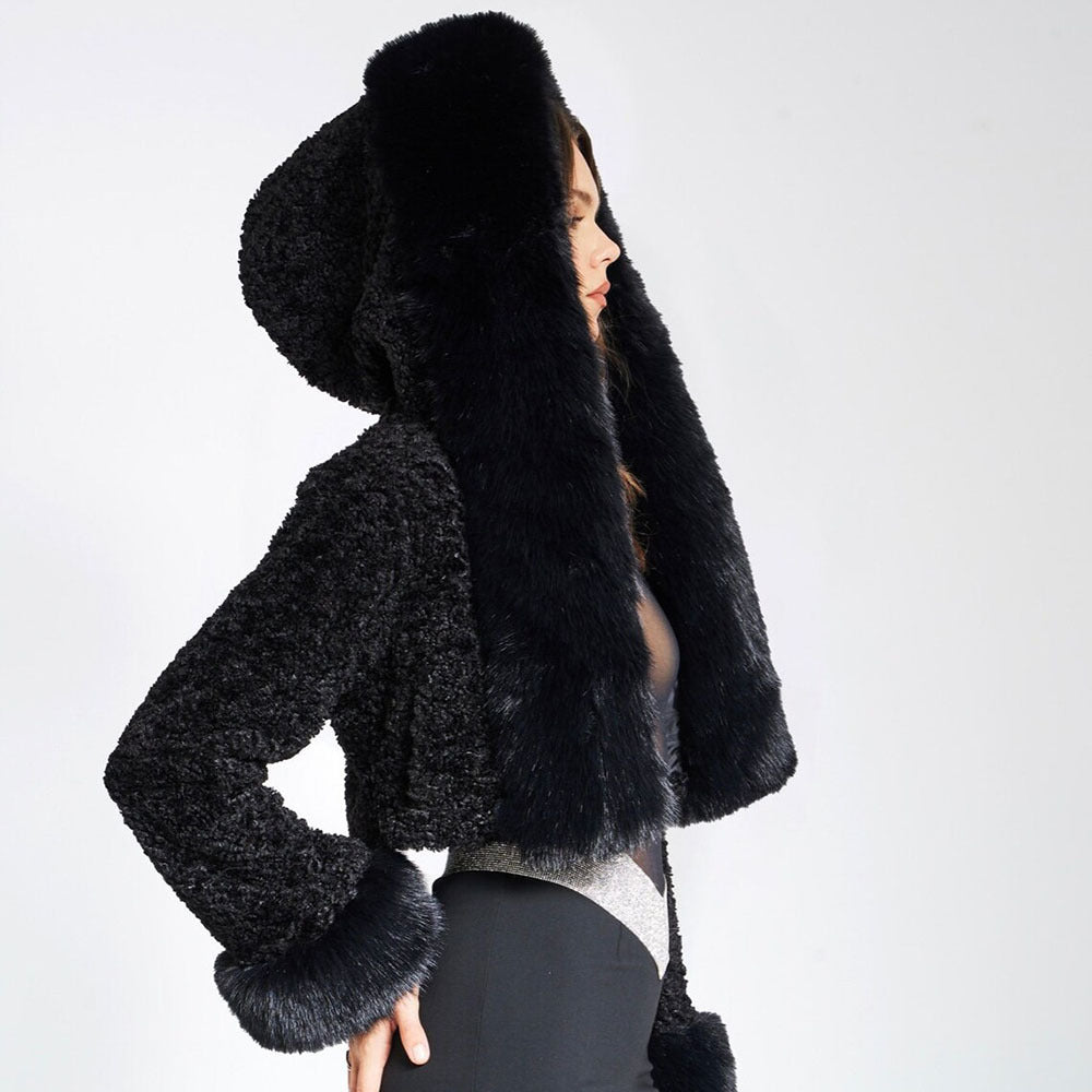 "Aurora cropped faux fur jas, luxe en warm, ultra zachte textuur, stijlvolle korte snit, voor modebewuste vrouwen"