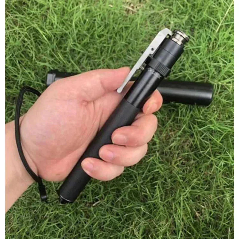 "Automatisch opvouwbare zwarte wandelstok met ergonomische handgreep, lichtgewicht aluminium en verstelbare lengte."