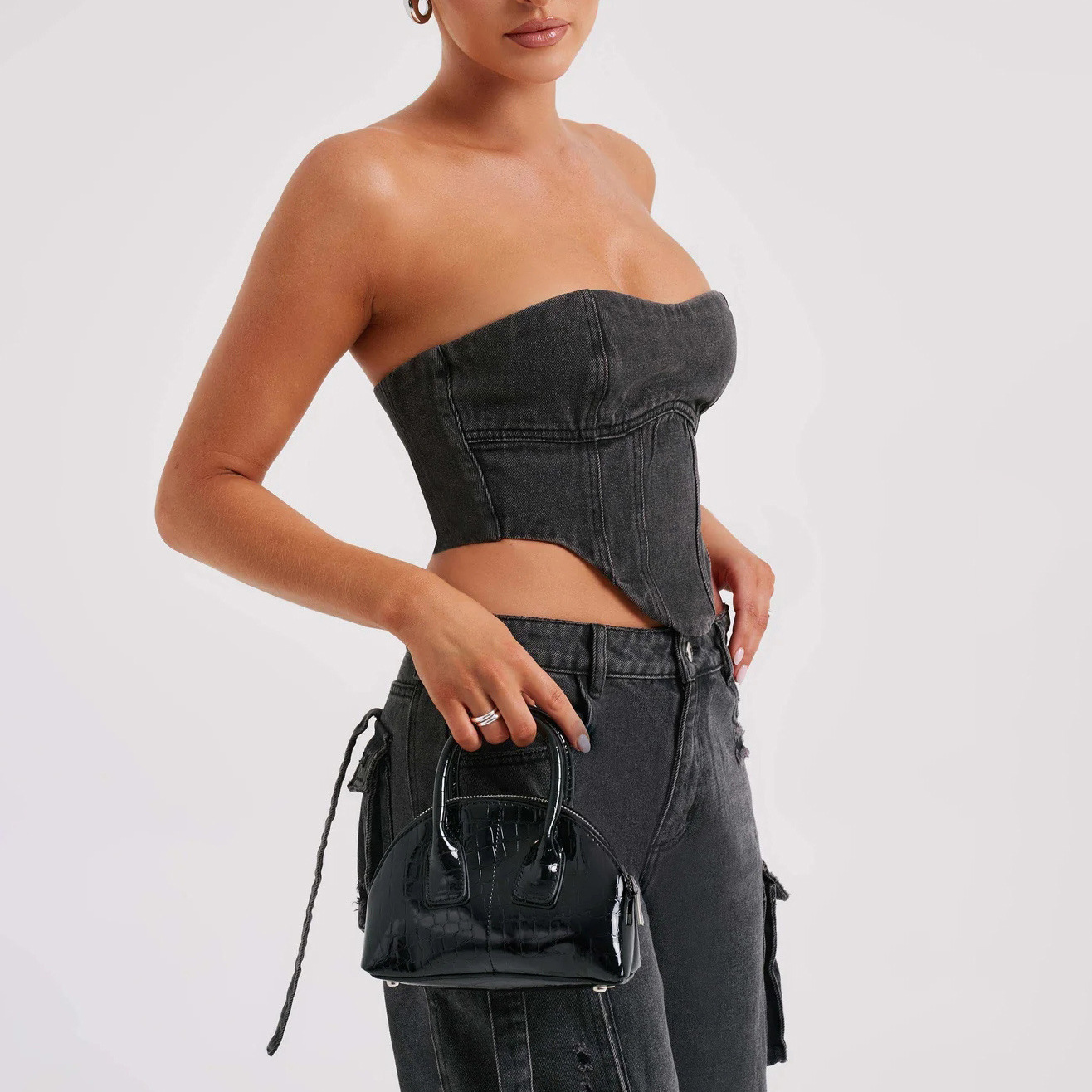 "Blauw-Zwart Faylin Cargo Set, oversized broek met wijde pijpen en corset; stijlvolle dameskleding met praktische zakken."