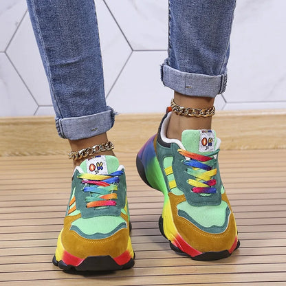 "Blauwe orthopedische sneakers voor dames, met modern ontwerp, ergonomische zool en ademend materiaal voor comfort."