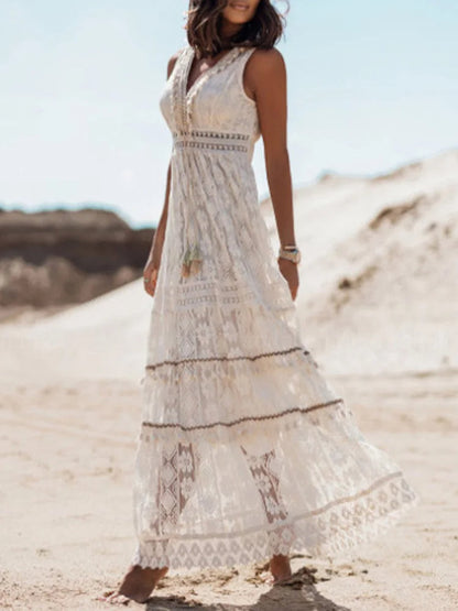"Bohemian maxi jurk met kanten V-hals en flair mouwen, lichte stretch, voor een zomerse elegante look op het strand of feest.