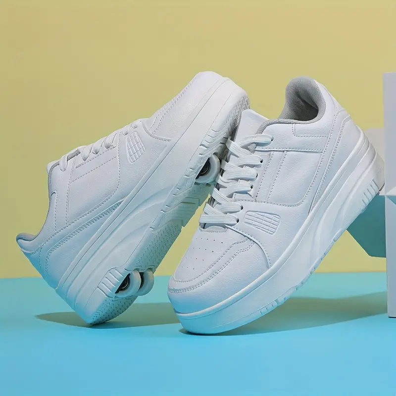 "Casual rollersportschoenen met afneembare wielen in een stijlvol ontwerp, ideaal voor avontuurlijk buitensporten."